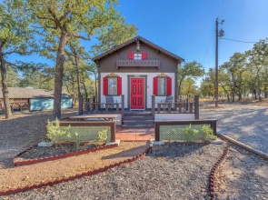 Riesling: Pet-friendly, Hot-tub, 10-min to Downtown!