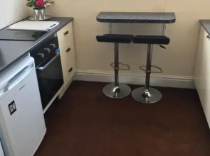 Victoria House - Self Catering Quiet Guesthouse - Adult Singles and Couples Only