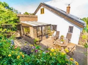 Badgers Den - Covehurst Bay Holiday Cottage