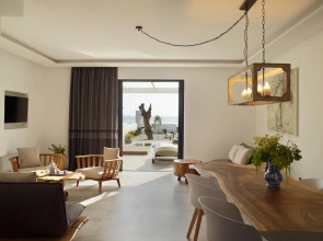 Sereno Natu Villas in Skyros