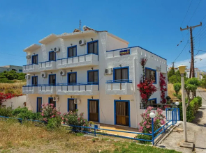 Gennadi Sun Apartments 300 m from the beach