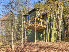 Creekside Craftsman Retreat in North GA Mountains!