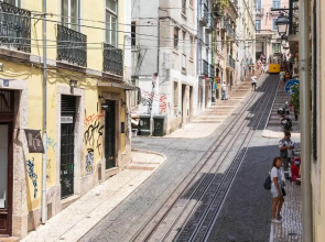 Lisbon Bica Suites Apartments