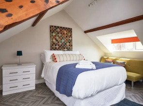 Urban Chic in the Heart of the Victorian Quarter