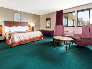 Baymont by Wyndham Bridgeton St Louis