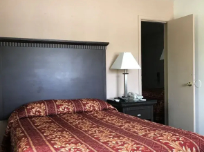 Townhouse Motel