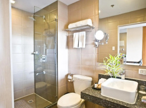 Goldberry Suites & Hotel Mactan