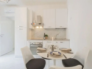 Luce Apartment by Rent all Como