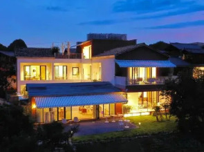 Puzhehei Liqiao Lake View Luxury Homestay