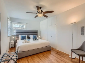 Signature KING 1BR In Top Beach Location (AB)