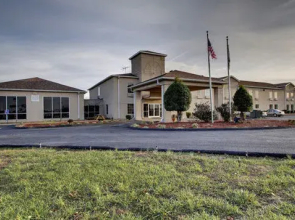 Broadbent Inn and Suites