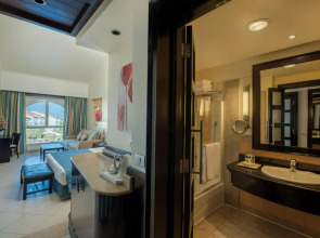 Отель Reef Oasis Blue Bay Resort Families & Couples Only