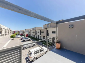 Delightful 2 Bedroom Townhouse in Woodstock