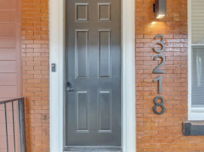 Brewerytown Balcony Retreat W Oxford 1BR