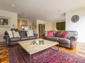 Boutique Stays - Elwood Hideaway