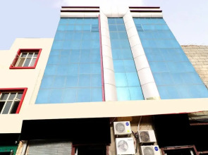 Oyo 43845 Hotel Red Velvet Inn