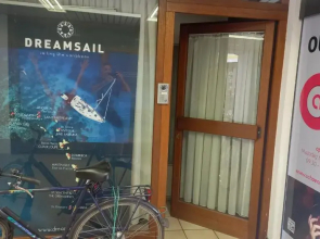 Luxe appartement met 3 slaapkamers en 1 kingsize bed slaapzetel en drie dubbelbedden