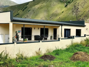 Bibo'S Kokhi Guesthouse