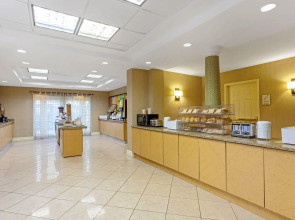 La Quinta Inn & Suites by Wyndham Orlando I Drive/Conv Ctr