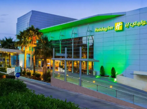 Holiday Inn Suites Kuwait Salmiya