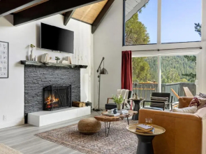 The Matterhorn Manor by Avantstay Harry Potter Inspired A-frame Home w/ Hot Tub & Views