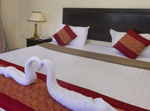 Royal Q&D Suites Hotel