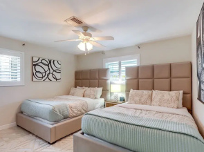 Fenced Yard, 4 Mi to Stuart Beach: Family Retreat!