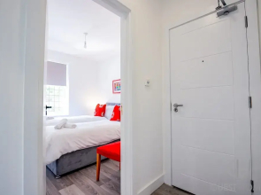 Host Stay Croydon Road Dwelling