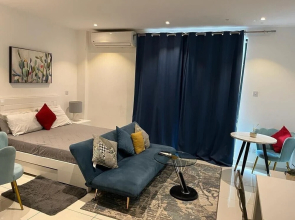 Ebs Legend Lennox Apartment