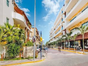 Dream Location! 2BR Near Beach+clubs!! Sleeps 6!!