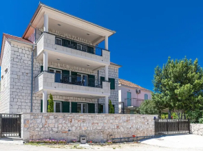 Beautiful Home in Vinisce With Outdoor Swimming Pool, Wifi and Heated Swimming Pool