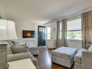 Newly Renovated Dennis Port Home: Close to Beaches