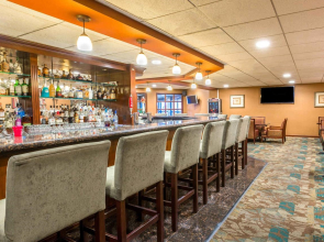 Wyndham Garden Hotel Newark Airport