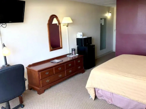 Norwood Inn and Suites Worthington