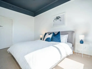 Santorini on Seaview-beachside Living - Sauna - Wifi