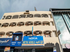 OYO 29087 Hotel Golden Pride