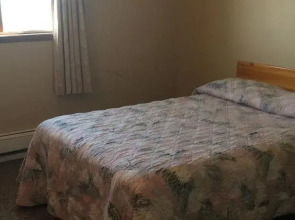 Wakiki Motel & Lounge