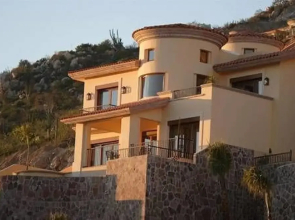 Luxury 3BR Villa in Cabo San Lucas With Ocean-view