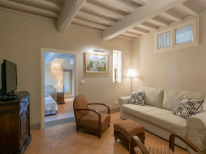 Holiday Home in Cortona With Pool & Valley Views