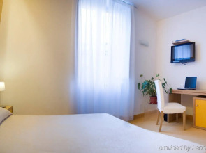 Residenza Domizia- Guest House