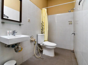 RedDoorz near Pantai Sanur Bali