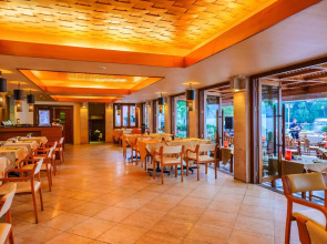 Seaview Patong Hotel