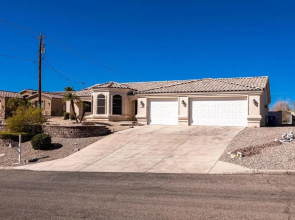 Cozy Lake Retreat Games, Pool Table