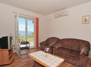 Beautiful Home in Lokva Rogoznica With Wifi and 2 Bedrooms