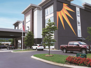 La Quinta Inn & Suites by Wyndham Chattanooga - Lookout Mtn