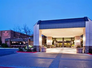 The Plaza Grand Rapids Airport Hotel & Conference Center