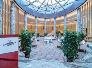 Howard Johnson By Wyndham Lake Serenity Hotel Neijiang