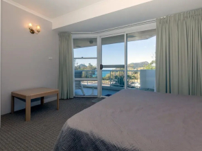 Albacore Unit 4, 12 Ondine Close