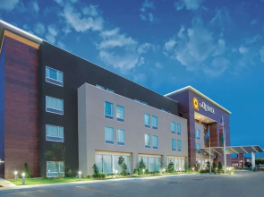 La Quinta Inn & Suites Tulsa Broken Arrow