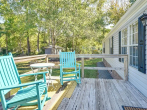Supply Cottage w/ Deck < 2 Mi to the Beach!